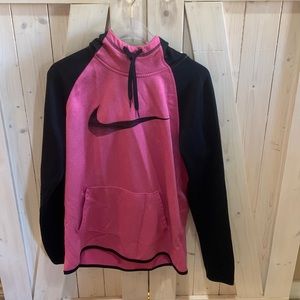 Cute Nike therma fit pink medium Hoodie with kangaroo pockets.